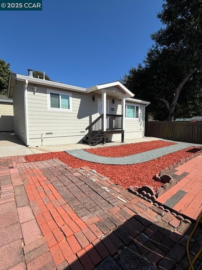 Building Photo - 790 Kern St Rental