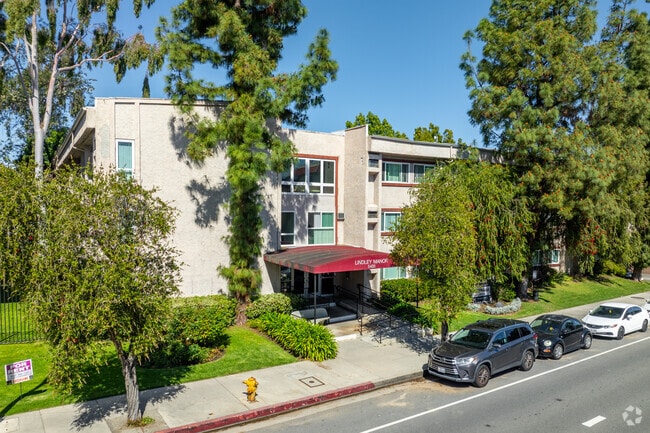 Building Photo - 5405 Lindley Avenue Rental