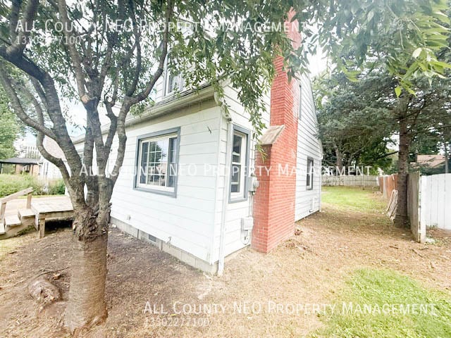 Photo - 1569 W Market St