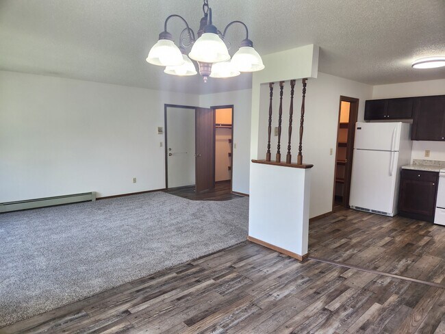 Photo - 5401 W 56th St