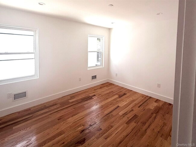 Photo - 342-234 E 234th St Unit 2