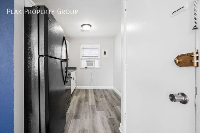 Photo - 474 Elsmere St Unit D