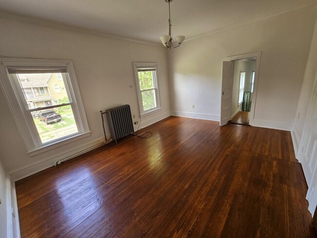 320 W Clinton St Unit 4