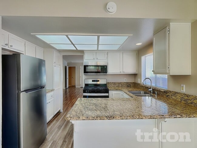 Photo - 2020 Burnside Dr