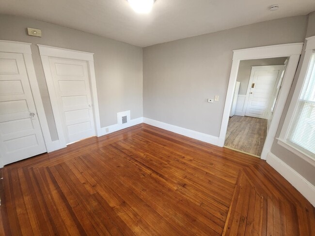 27 Fairview Ave Unit 27A