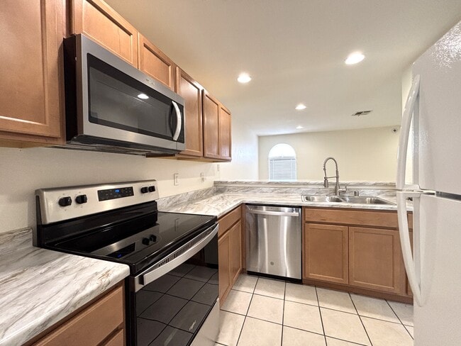 Building Photo - 1800 Edmond St Unit 127 Rental