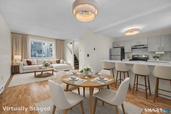 Building Photo - 925 Oronoke Rd Unit 14F