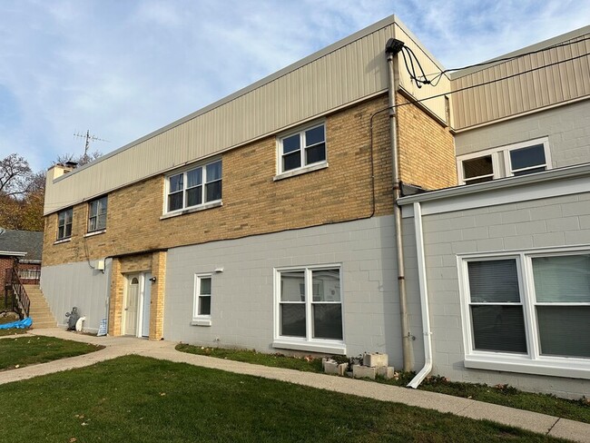 Photo - 502 Northwest Hwy Unit 2