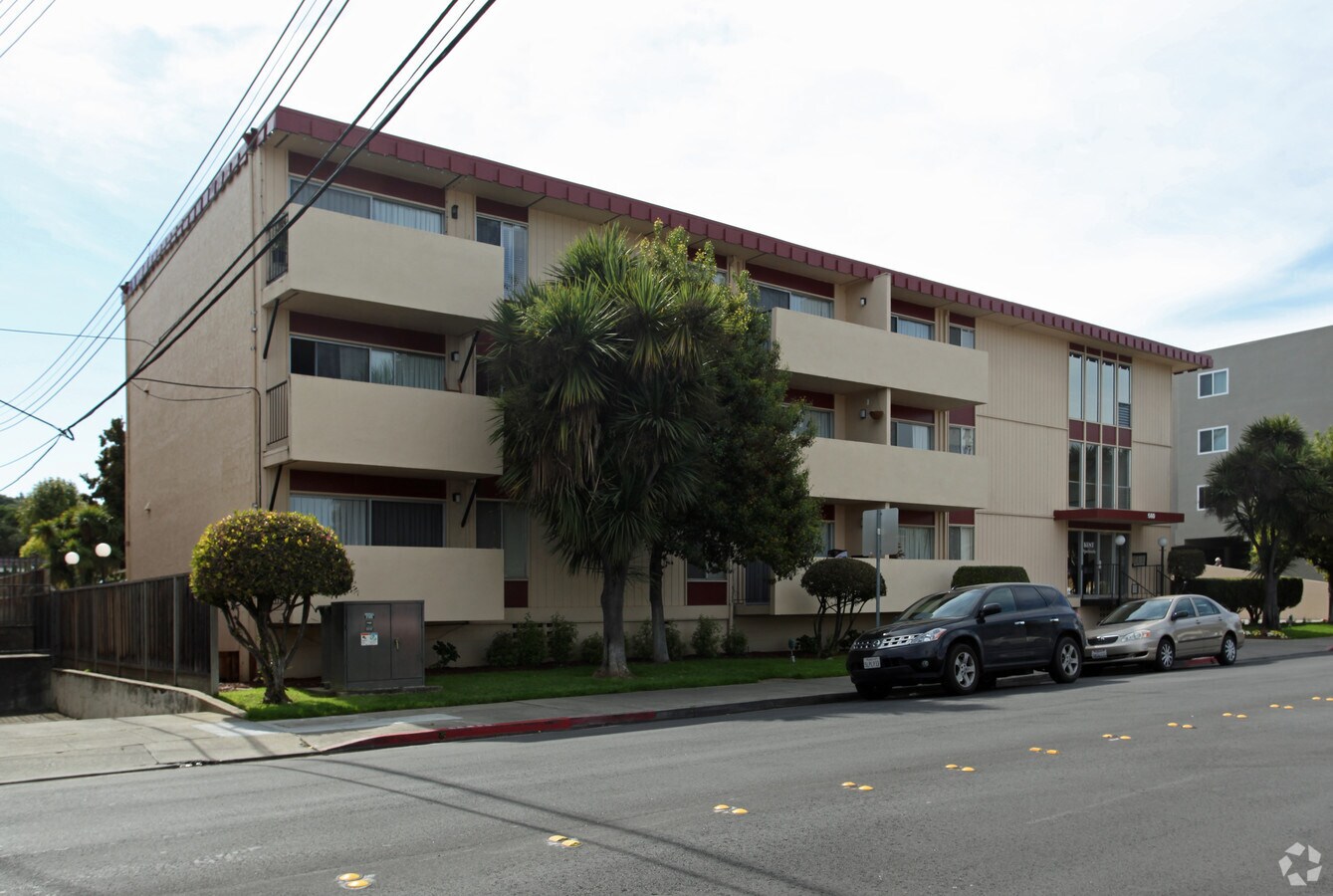 Kent Apartments - Kent Apartments