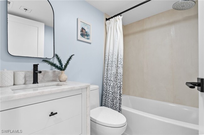 Building Photo - 22652 Island Pines Way Unit 152