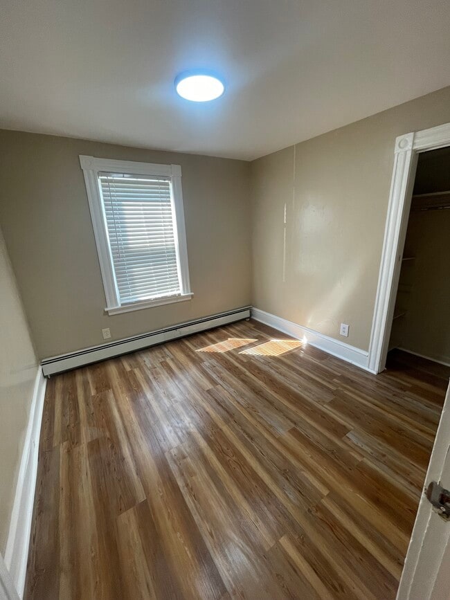 27 Whiting Rd Unit 1
