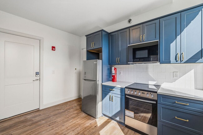 Unit 2 Kitchen - 319 Connecticut St Unit 2