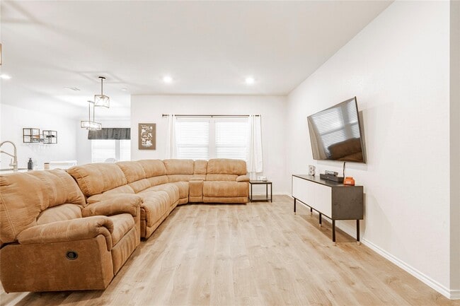 Photo - 801 Meadow Creek Ln
