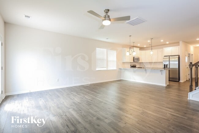 Photo - 208 Stonefence Dr