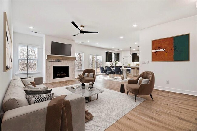 Photo - 247 Kinross Dr