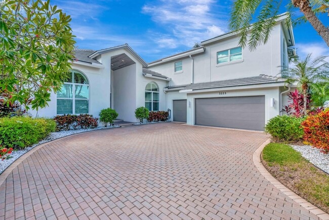 Building Photo - 3225 Braemar Way