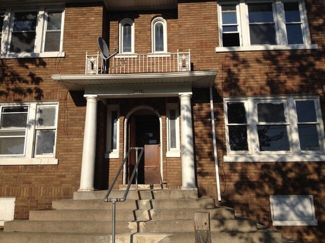 4 units - 4 units Apartments