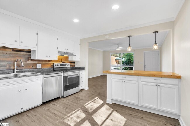 Photo - 10 Cherokee Dr