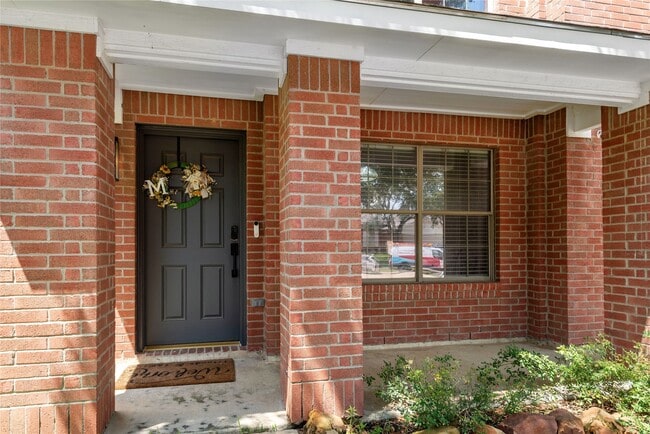 Photo - 17142 Carshalton Ct