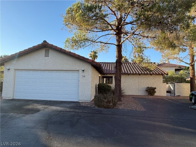 Building Photo - 720 Sea Pines Ln