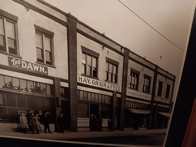 Building Photo - 418 N Pine St Unit Apt 5