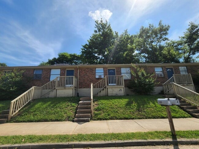 900 Shelby Ave Unit 3