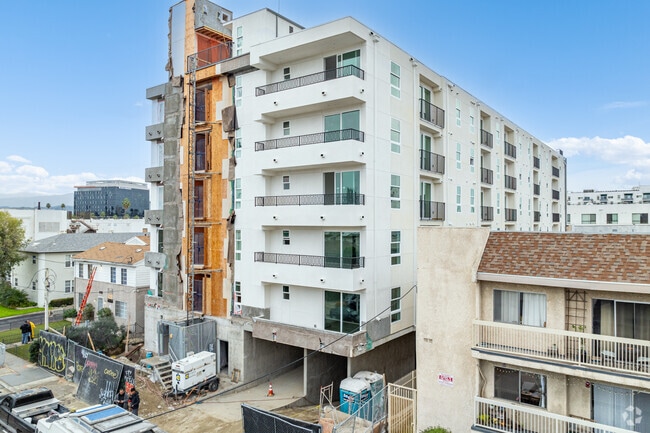 Building Photo - 5110 Bakman Ave