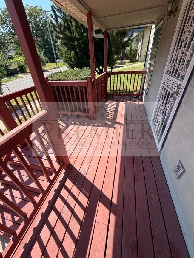 Photo - 1610 E 37th St