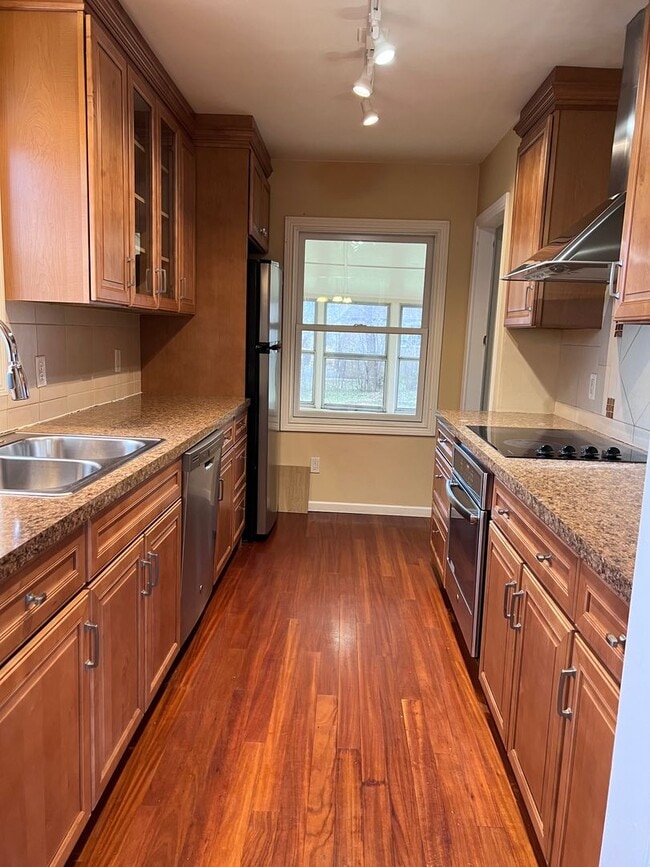 Photo - East Grand Rapids schools! 4 Bedroom Home