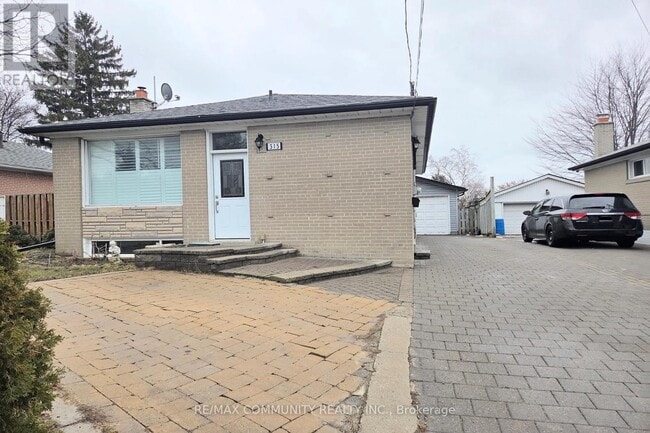 Photo - 315 Rossland Rd W