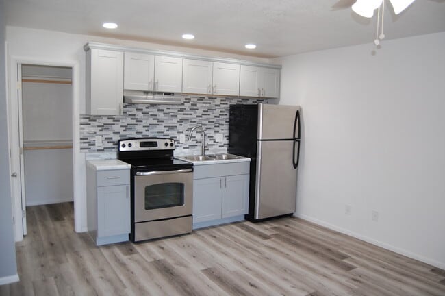 Los Vecinos Apartments