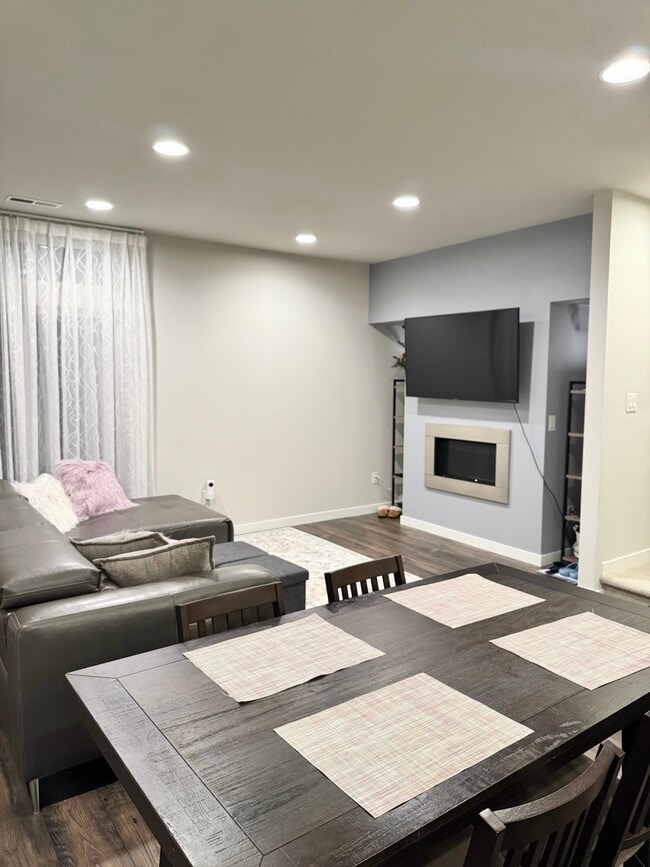 Living room - 1590 139th Ln NE