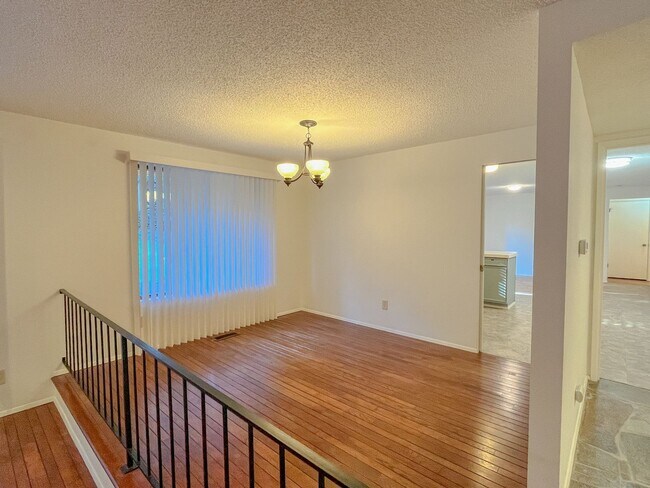 Photo - Charming 3bd/2bth Rambler in Tam o'Shanter in Redmond $3,795/mo