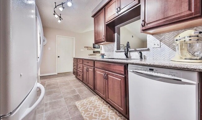 Photo - 22822 Capitol Landing Ln