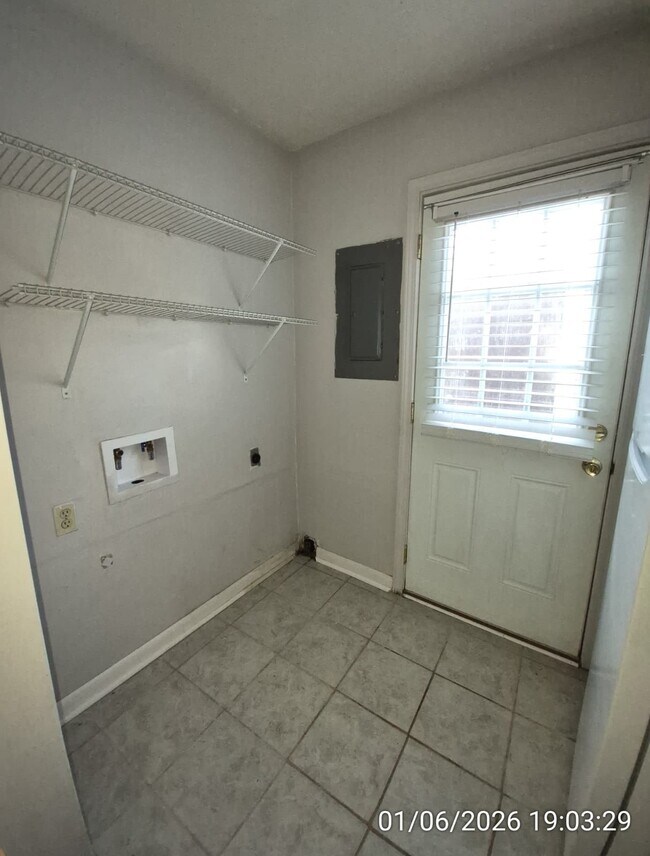 Photo - 727 S Main St Ext