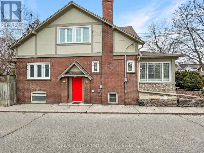 Photo - 80 Courcelette Rd