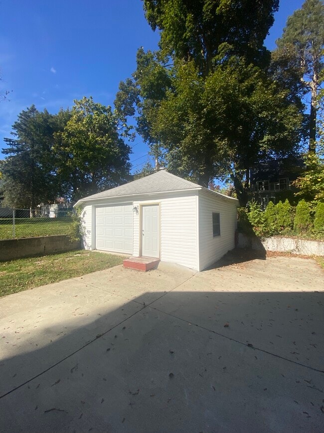 Photo - 1109 Perry St