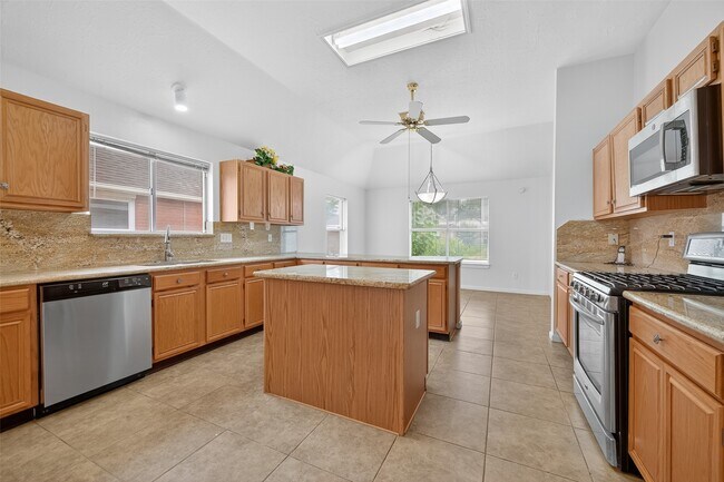 Photo - 914 W Peach Hollow Cir