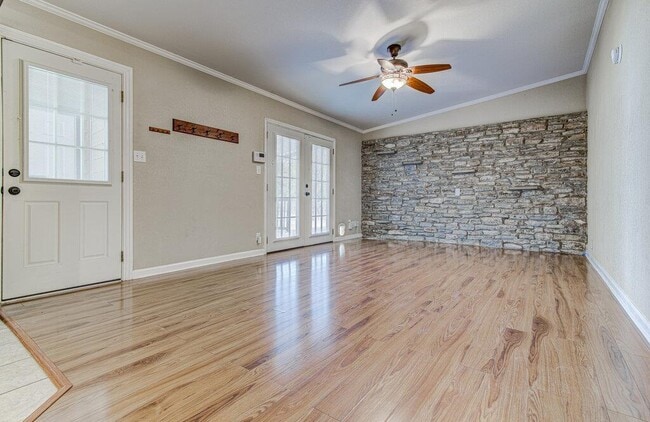 Photo - 1410 Kamar Dr