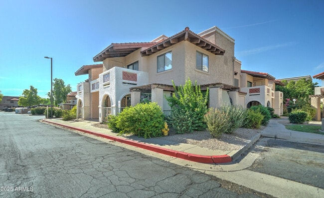 Photo - 5757 W Eugie Ave Unidad 2032