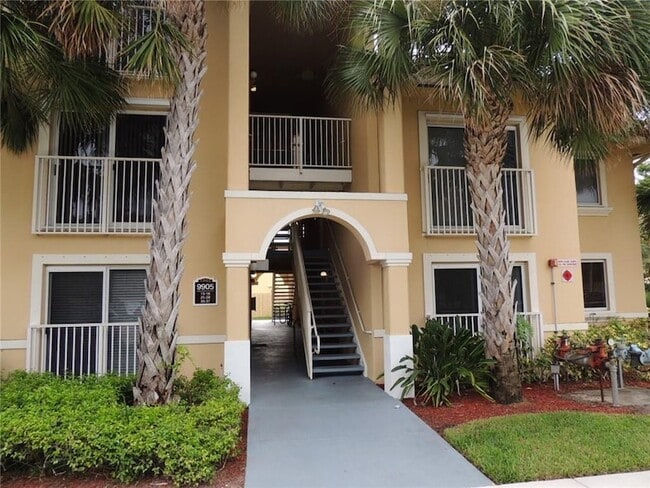 Photo - 9905 Westwood Dr Unidad 163