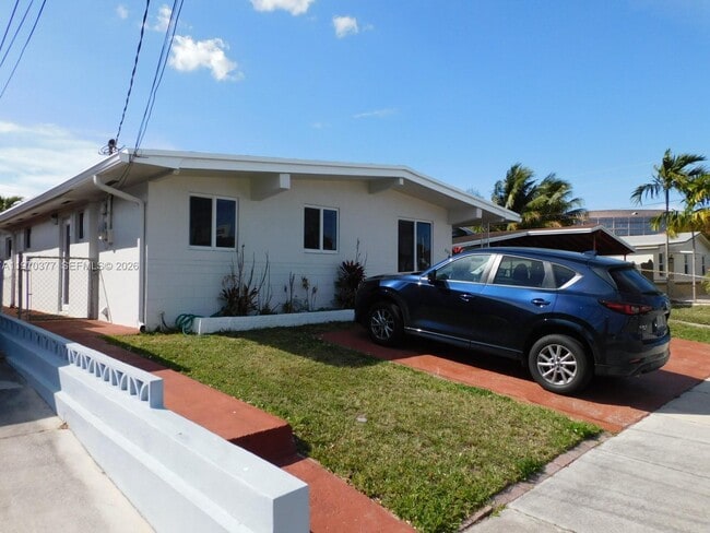 Photo - 620 NW 58th Ct