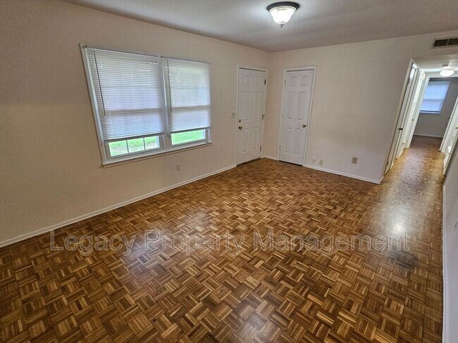Photo - 1202 Melrose Dr