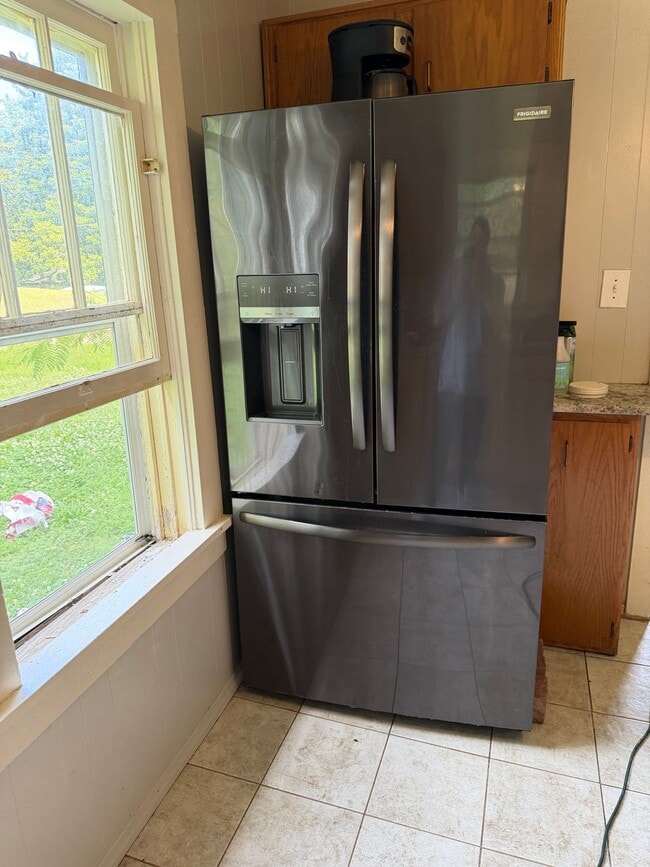 Photo - 206 Campbell St