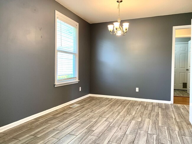 Photo - 212 Bradley Ct