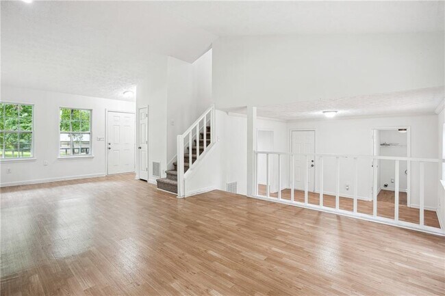 Photo - 8298 Blackfoot Trail