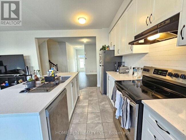 Photo - 233 Billrian Cres