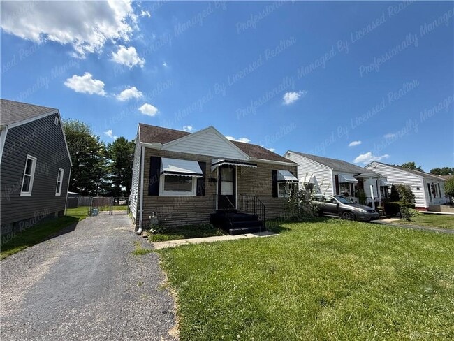 Photo - 1261 Malden Ave