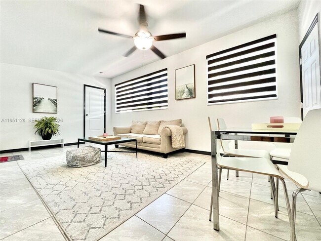 Photo - 2608 NW 26th St Unidad 2