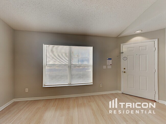 Photo - 723 Cape Cod Cir